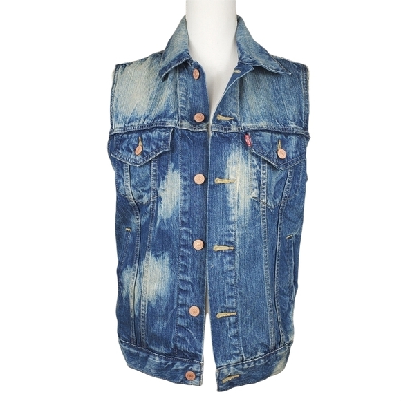 Levi's Jackets & Blazers - Levis Strauss Sleeveless Denim Trucker Vest S
